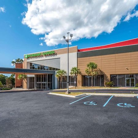 Отель Wyndham Garden Columbia-Ft Jackson Экстерьер фото