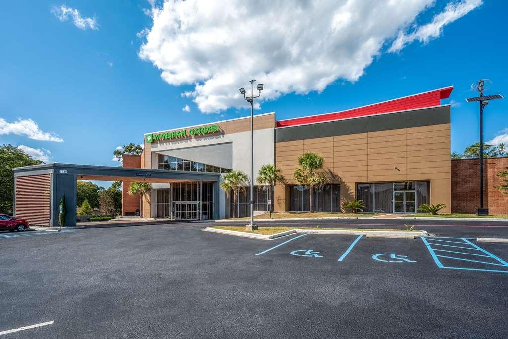Отель Wyndham Garden Columbia-Ft Jackson Экстерьер фото