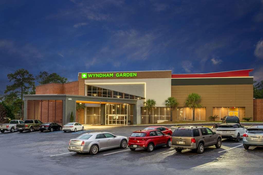 Отель Wyndham Garden Columbia-Ft Jackson Экстерьер фото