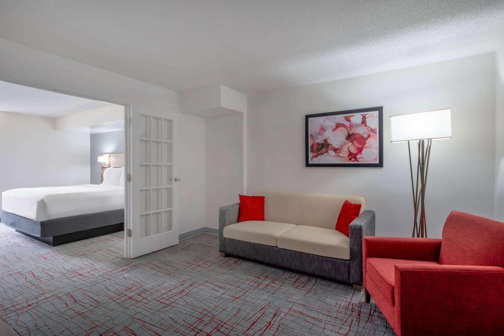 Отель Wyndham Garden Columbia-Ft Jackson Экстерьер фото