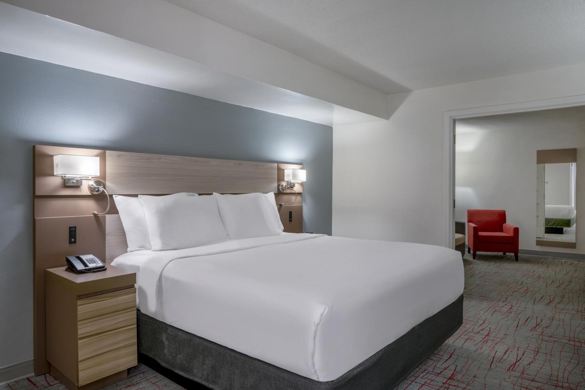 Отель Wyndham Garden Columbia-Ft Jackson Экстерьер фото