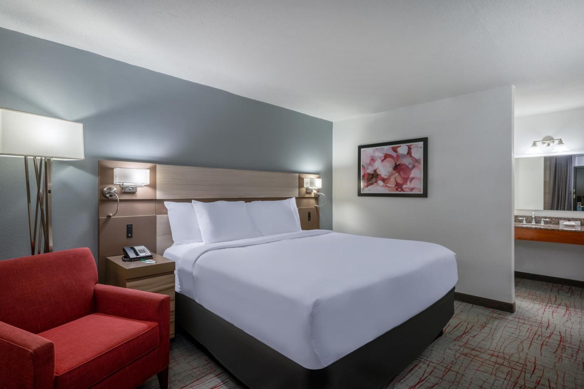 Отель Wyndham Garden Columbia-Ft Jackson Экстерьер фото